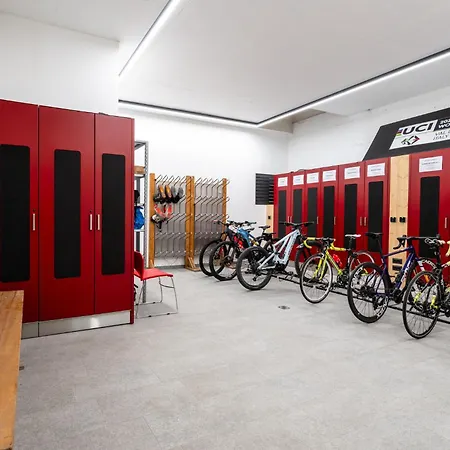 - Punta Penia - Center App