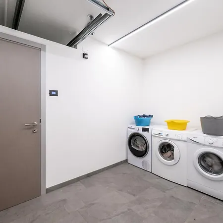 - Punta Penia - Center App