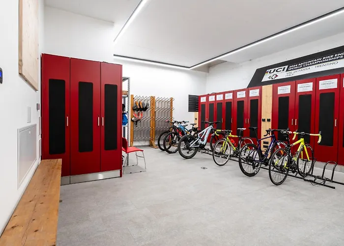 - Punta Penia - Center App